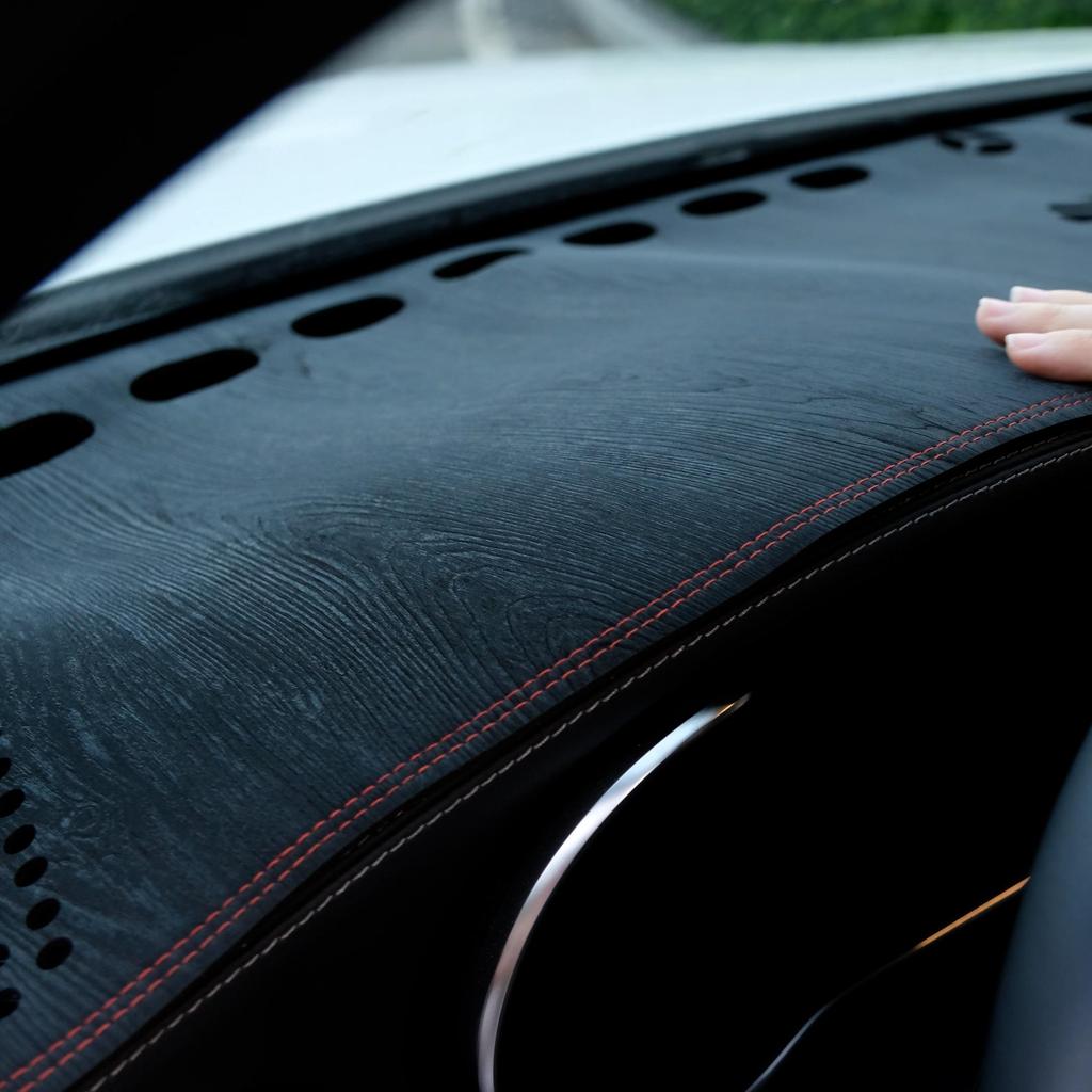 Kia Soluto sau khi trải thảm taplo - ảnh 3