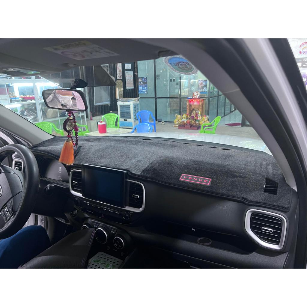 Hyundai Venue sau khi trải thảm taplo - ảnh 4