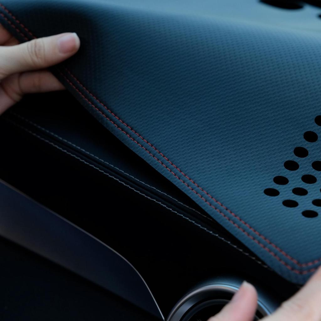 Thảm taplo Mazda CX-30 Da carbon