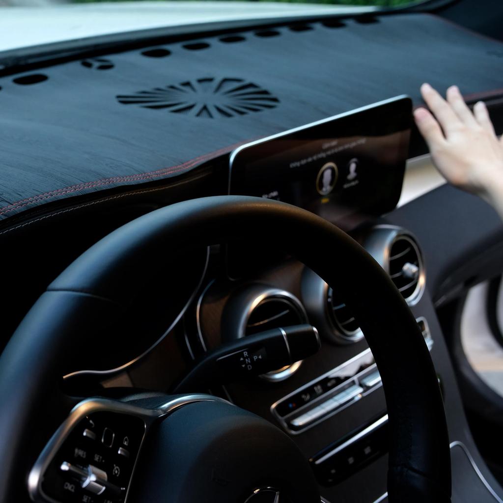 Thảm taplo Mercedes-Benz C / E / S / GLC / GLB / GLE / GLS